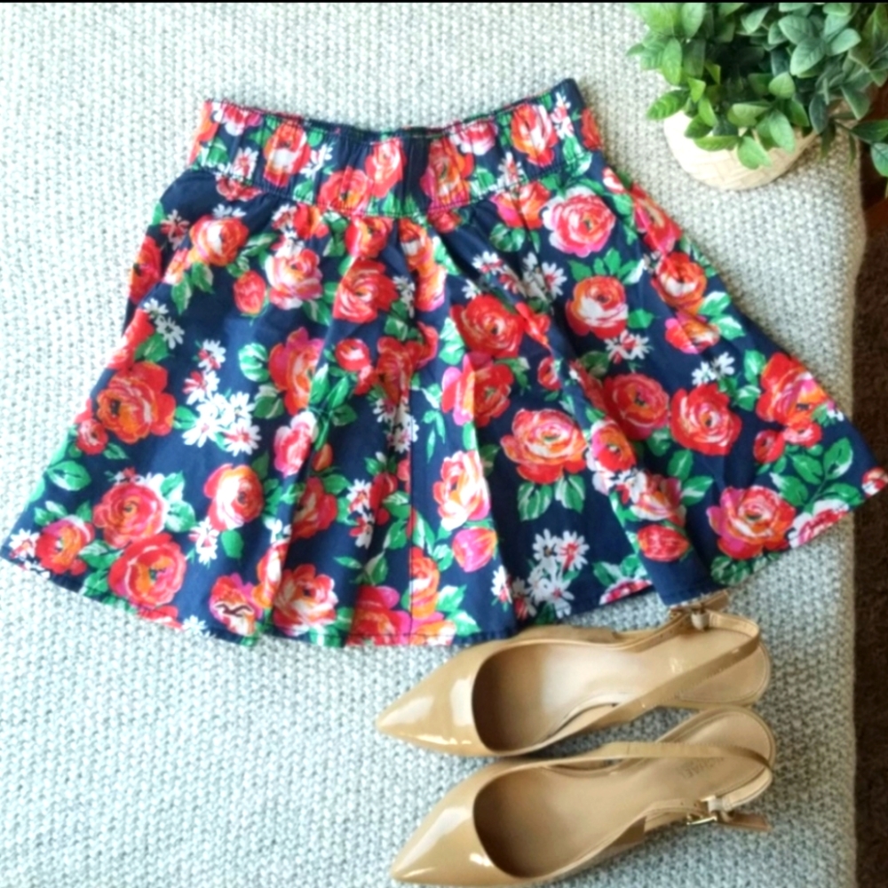 COPY - Y2K Hollister Socal Stretch Mini Skirt, Size 3